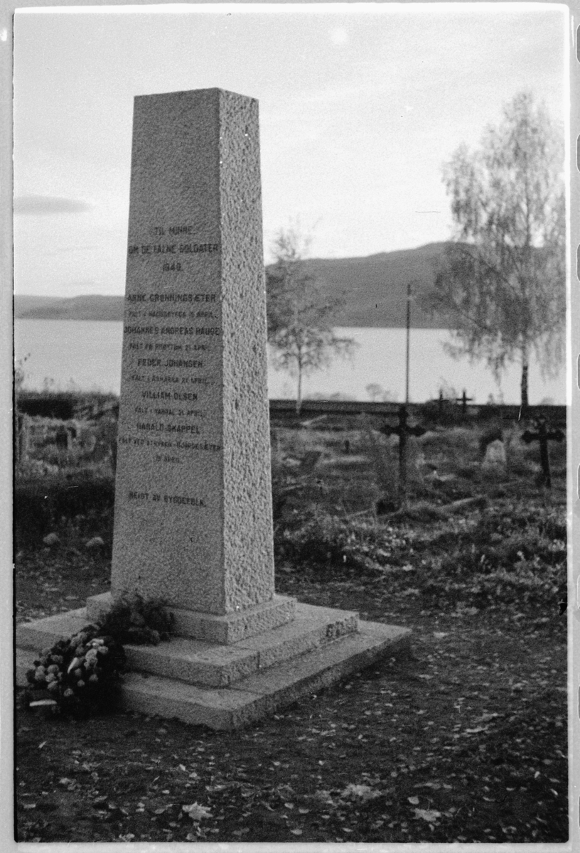 Håkon Prestkværn, Bauta til minne om falne, norske soldater under kampene i 1940. Minnestein.