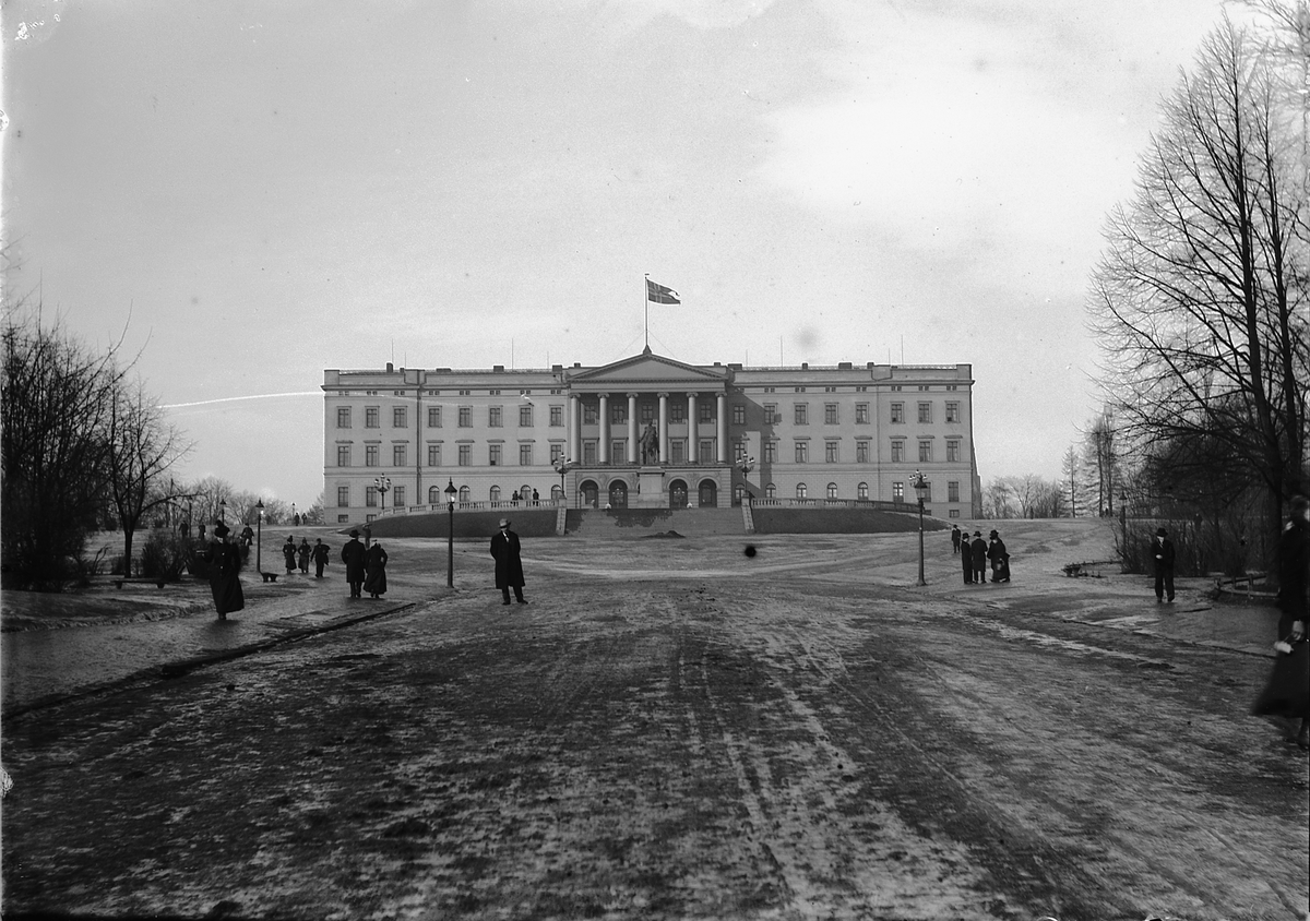 Kristoffer Horne, DET KONGELIGE SLOTT, OSLO, DRAMMENSVEIEN 1.