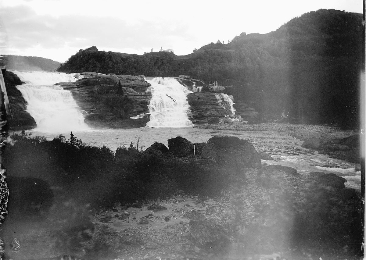 Kristoffer Horne, To fossefall.