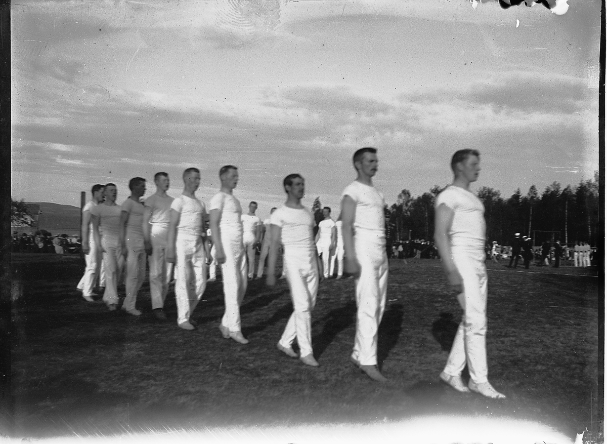 Johs. (Johannes) Johannessen, Turn, oppvisning, ukjent sted.