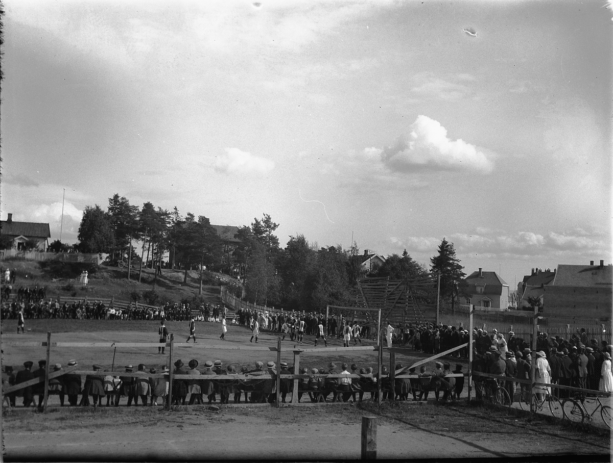 Ragnvald Andersen, Fotballkamp på Utstillingsplassen i Hamar.