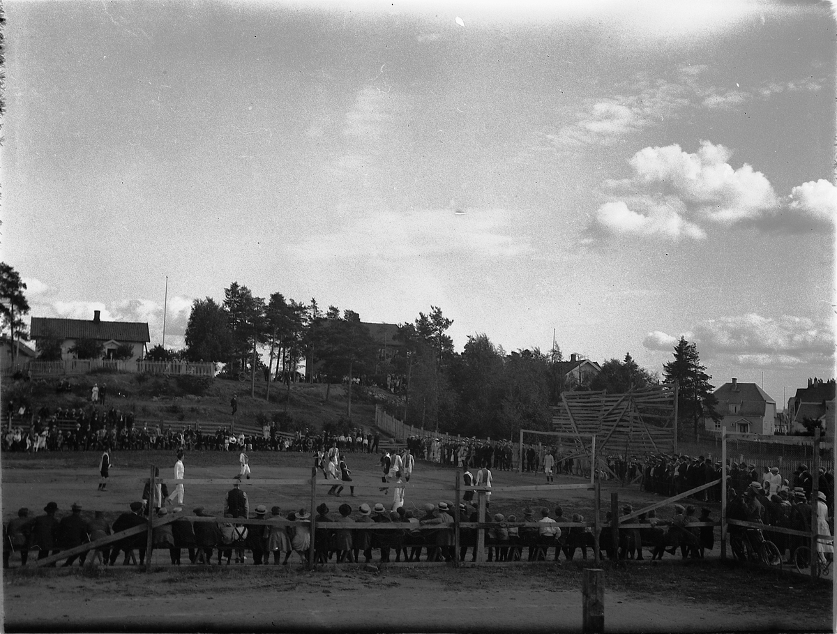 Ragnvald Andersen, Fotballkamp på Utstillingsplassen i Hamar.