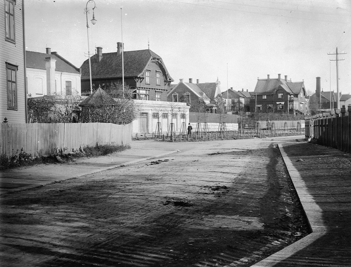 Hans Emil Erichsen, Stangeveien i Hamar. Sverdrupsgate 1, Heibergs villa.