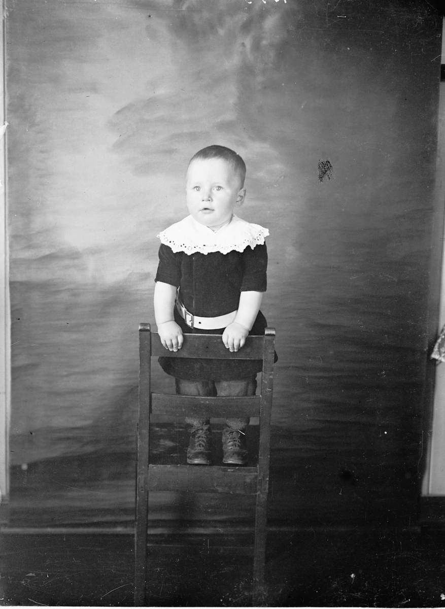 Simen Baardseth, Ukjent barn i studio.