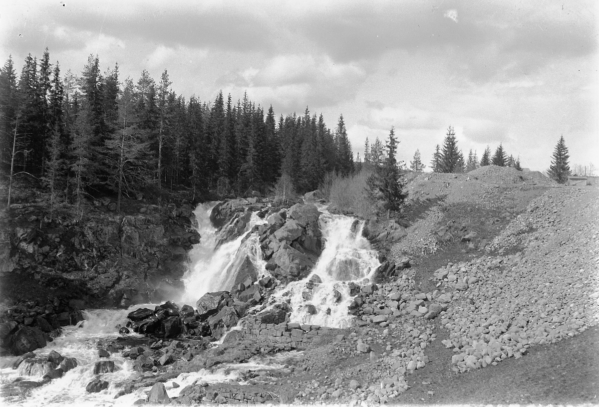 Simen Baardseth, Lundfossen, Kvernstua i Ringsaker.