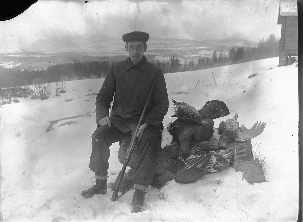 Simen Baardseth, SIMEN BAARDSETH PÅ FUGLEJAKT, ryper og gevær, nedre Baardseth.