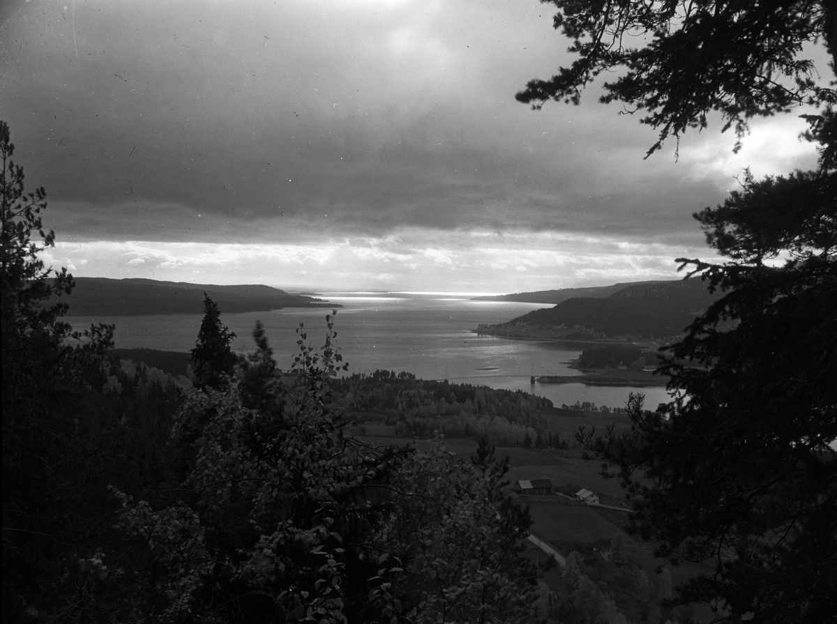 Kristian Heramb, Bunnefjorden, Mjøsa, sett fra Veldre i Ringsaker.