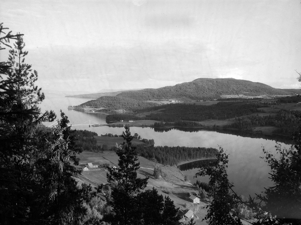 Kristian Heramb, Bunnefjorden, Mjøsa, sett fra Veldre i Ringsaker.