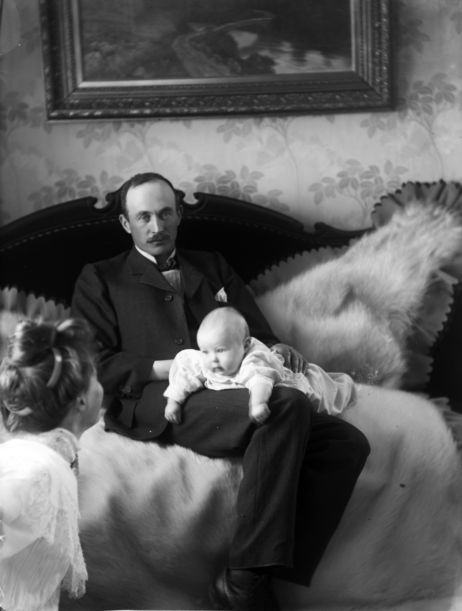Martin Finborud, Johan Egeberg Mellbye (1866-1954), gardbruker på Grefsheim. Her med sin datter.