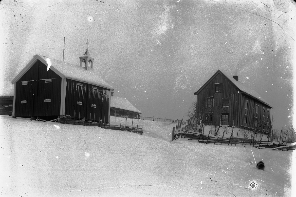 Hans Emil Erichsen, Ukjent gard. Hovedbygning og stabbur.