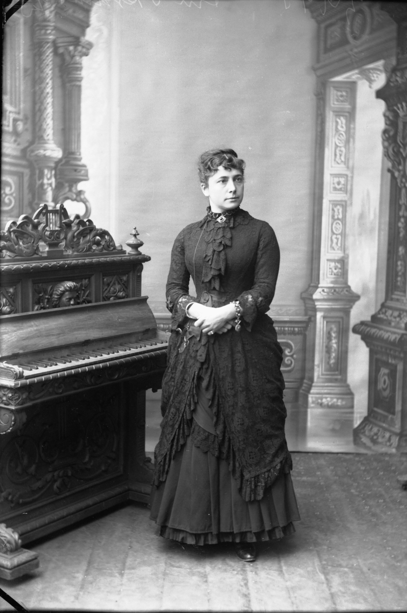 Hans Emil Erichsen, Vincentia Sofie Emma Guidotti Skramstad (1852-1941).