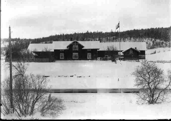 Peder J. Bredalslien, Gårdsbruk, Gårdstun, bolighus, hos Alf Strand