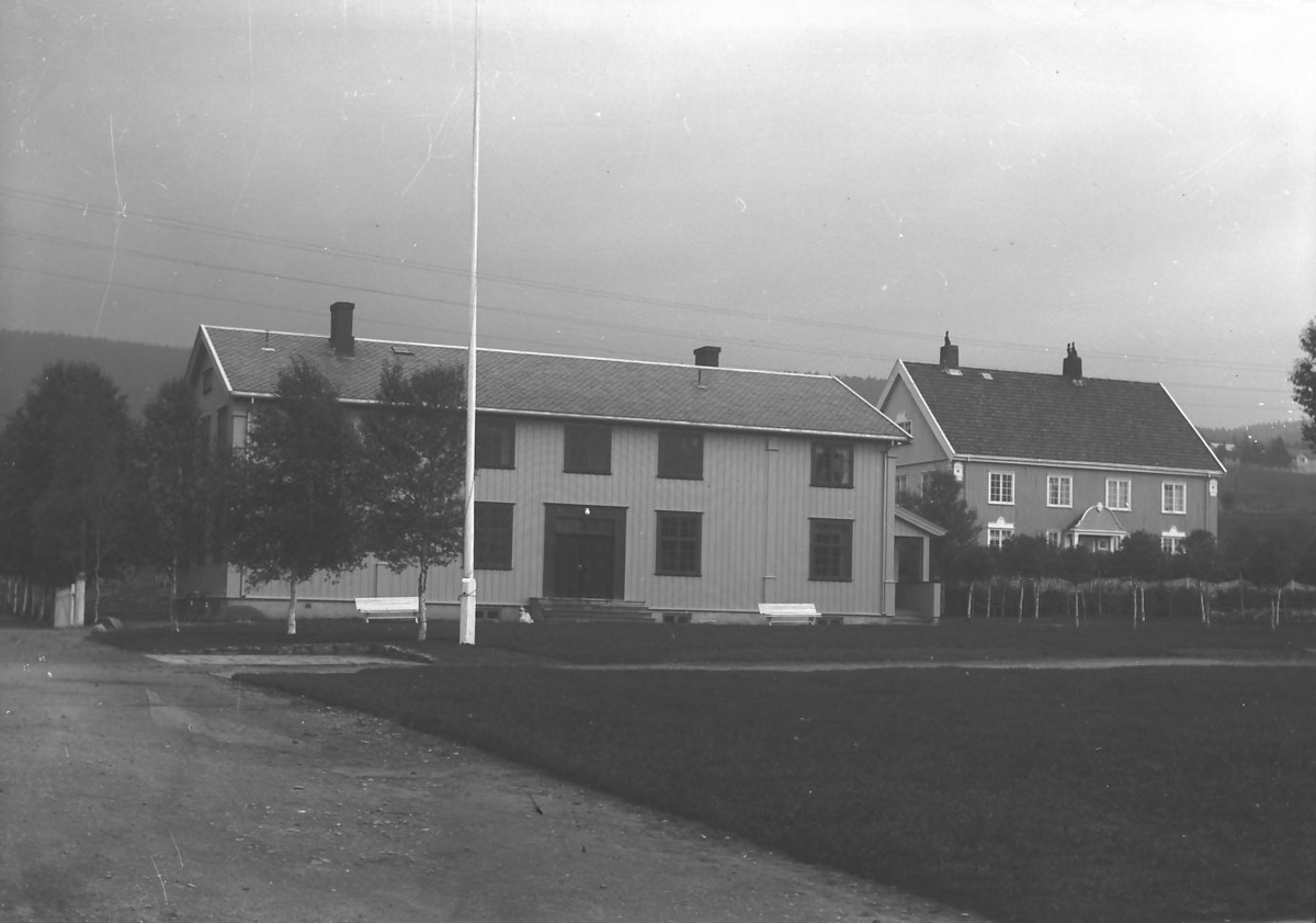 Per K. Lien, Storsteigen husmor- og landbruks-skoler.