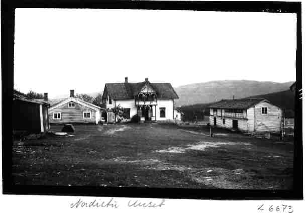 Per K. Lien, Gård, Nordistu, Unset, Terasse, Veranda, Rendalen, Sveitserstil, Svalgang på stall
