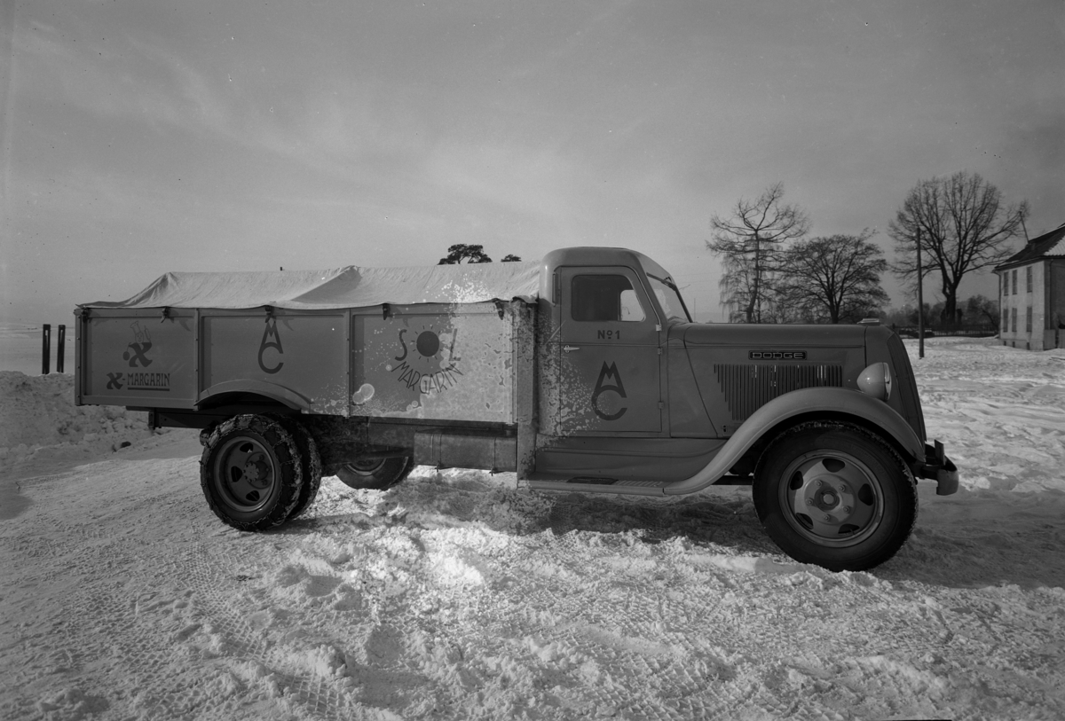 Normann Fotoatelier, Lastebil, Margarinsentralen. D-517. Dodge lastebil.