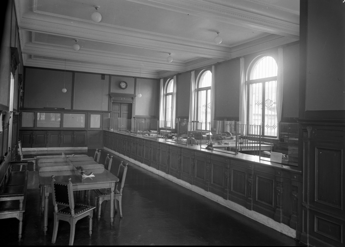 Normann Fotoatelier, Norges bank. Parkgt. 21, Hamar. Intriør.