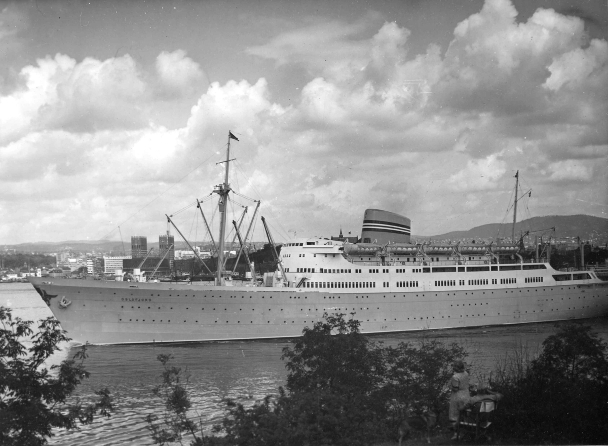 Anders Beer Wilse, Turistskip. Den Norske Amerikalinjes M/S Oslofjord.