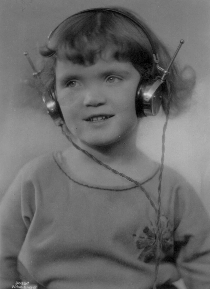 Anders Beer Wilse, Radio-Lytting