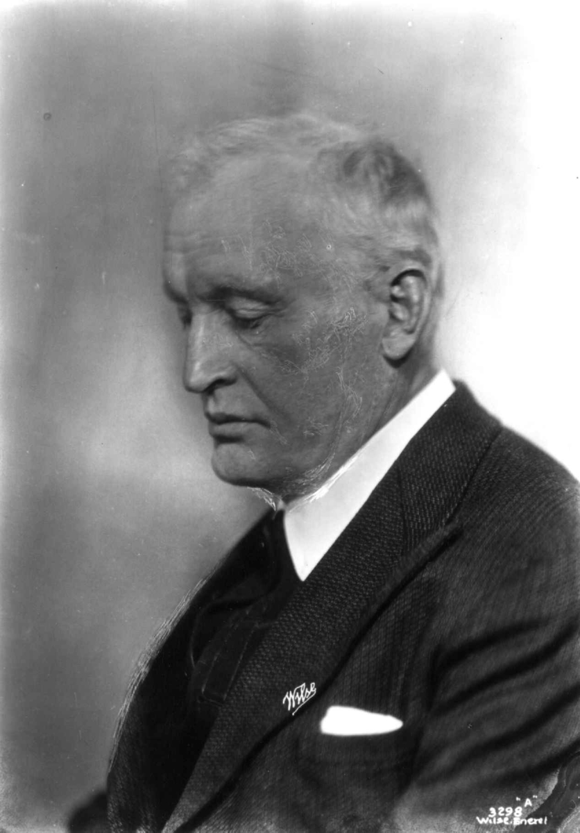 Anders Beer Wilse, Kunstneren og maleren Edvard Munch fotografert av Anders Beer Wilse i 1933.