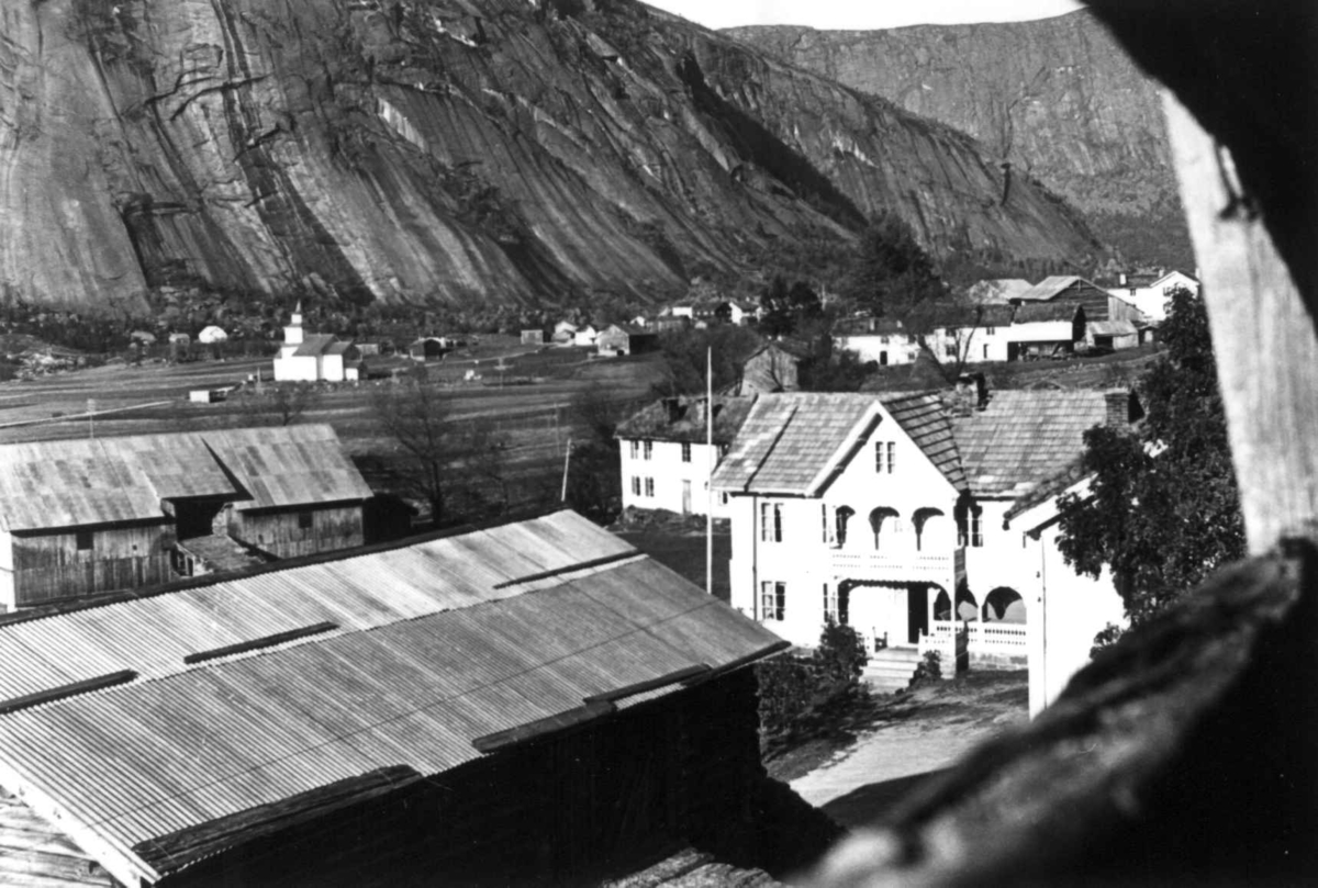 Anna Grostøl, Bebyggelse i Valle 1938.