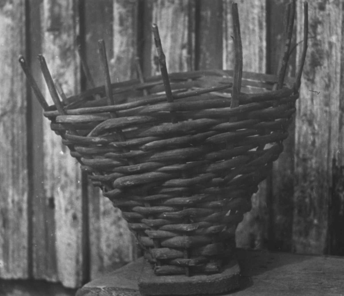 Anna Grostøl, Kurv. Åseral, Vest-Agder 1943.