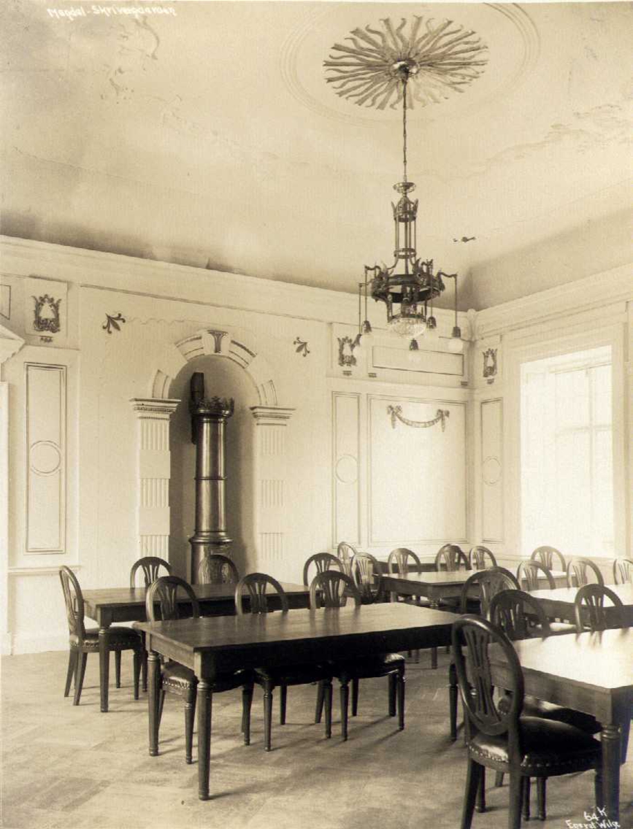Anders Beer Wilse, Interiør, Skrivergården, Mandal, Vest-Agder. Fotografert 1912.