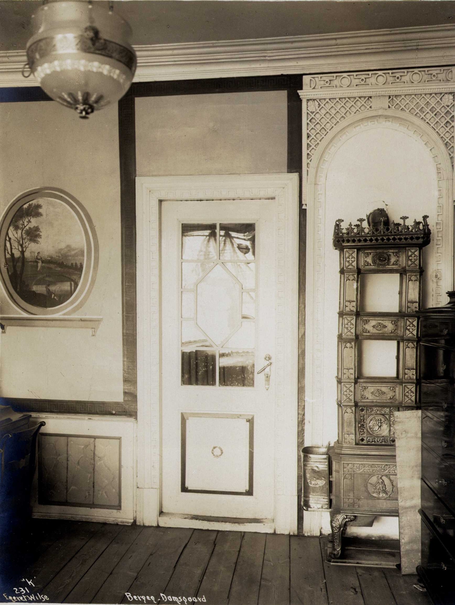 Anders Beer Wilse, Stuens interiør, Damsgård hovedgård, Bergen, Hordaland. Fotografert 1912.