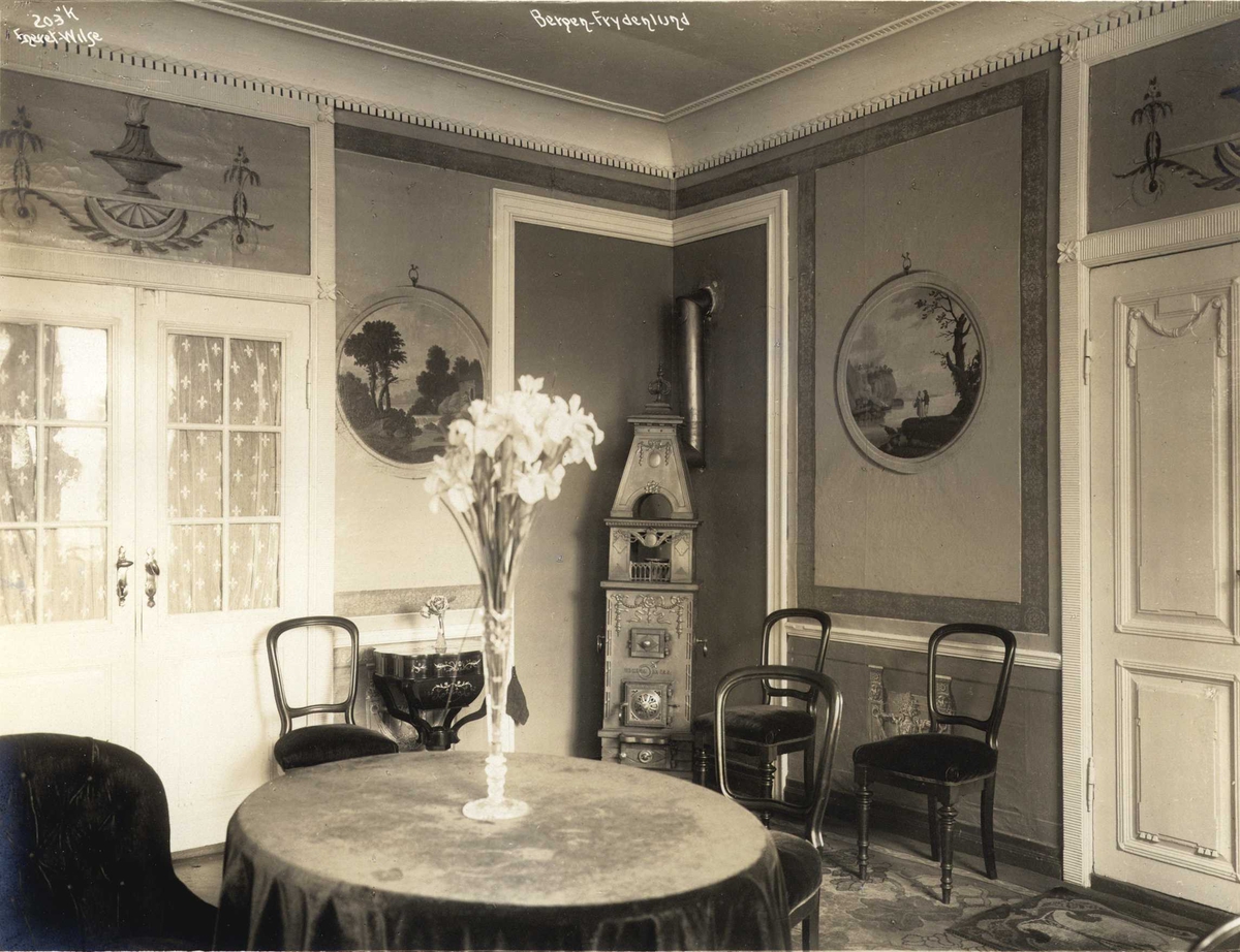 Anders Beer Wilse, Stues interiør, Frydenlund, Bergen, Hordaland. Fotografert 1912.