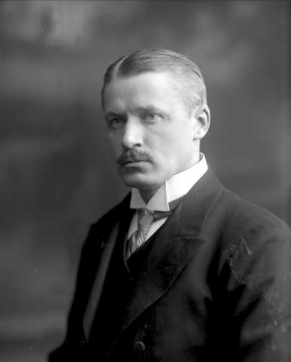 Gustav Borgen, Portrett, mann i mørk dress. Herr Matson. (Svensk.)