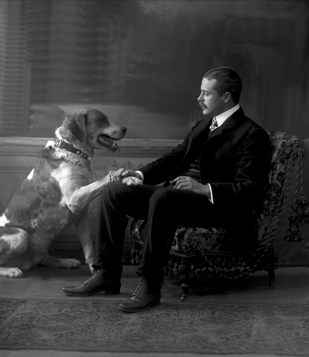 Gustav Borgen, Portrett, herre og hund.