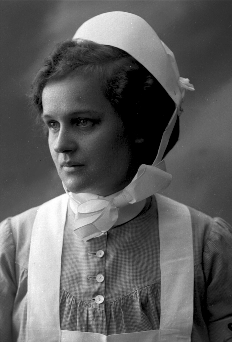 Gustav Borgen, Portrett, sykepleier, søster Benedicte Bentsen. Norske kvinners sanitetsforening.