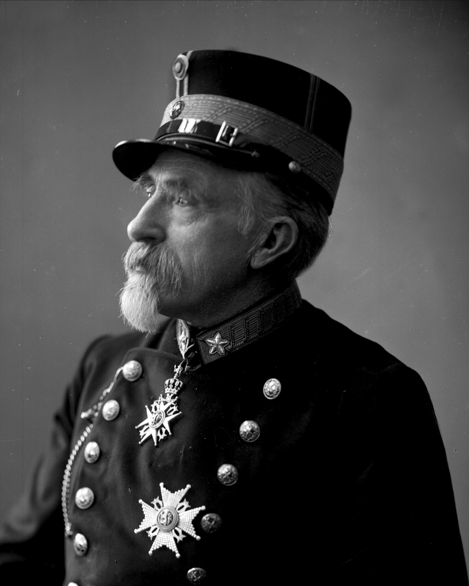Gustav Borgen, Portrett, generalmajor Hansen i uniform.