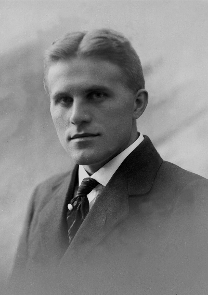 Gustav Borgen, NFB.12077
