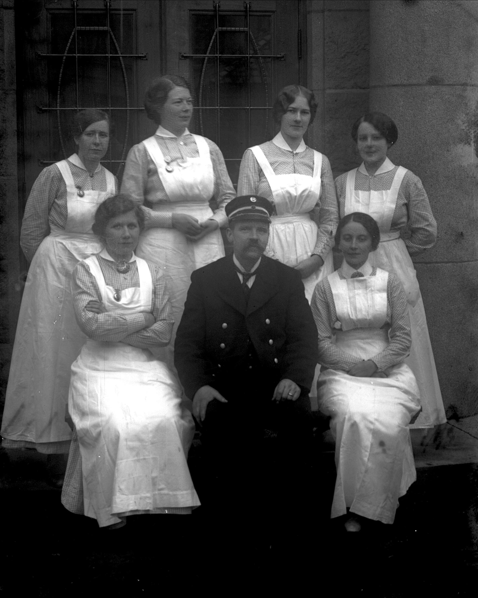 Gustav Borgen, Gruppeportrett, kvinneklinikken, Oslo. 1914
