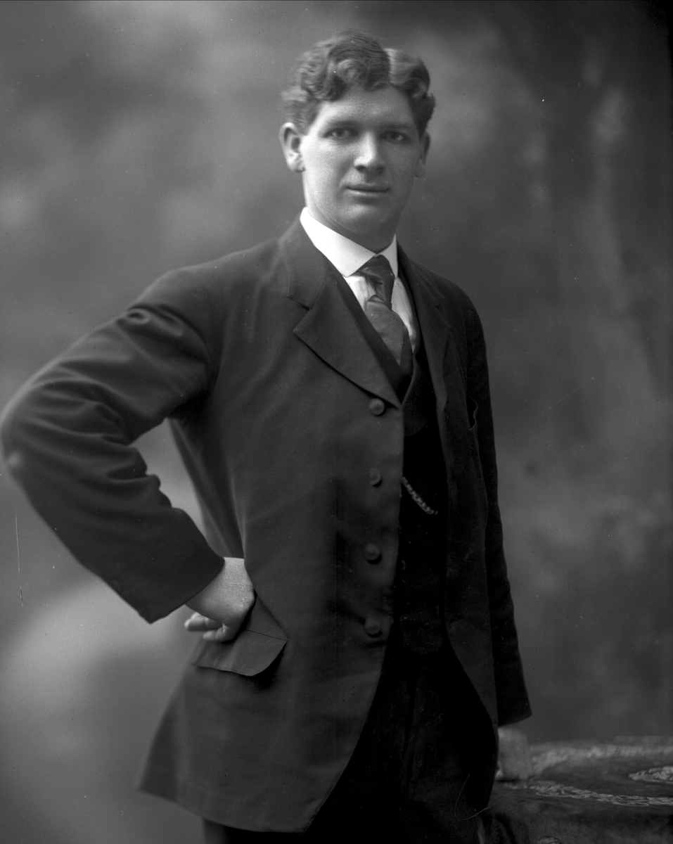Gustav Borgen, NFB.13057