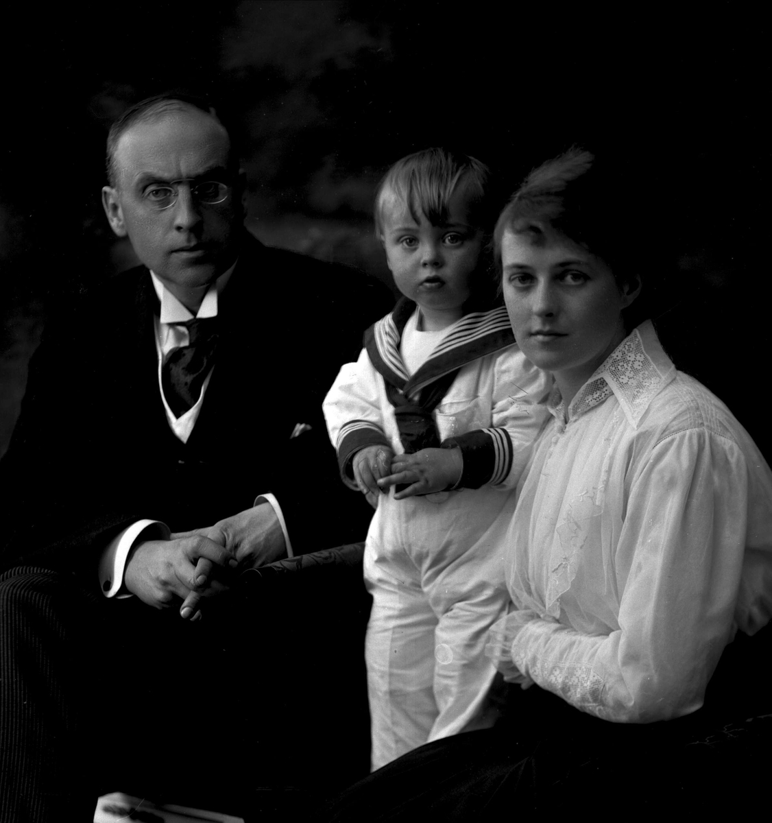 Gustav Borgen, Gruppeportrett, Christian Gierløff med hustru og sønn.