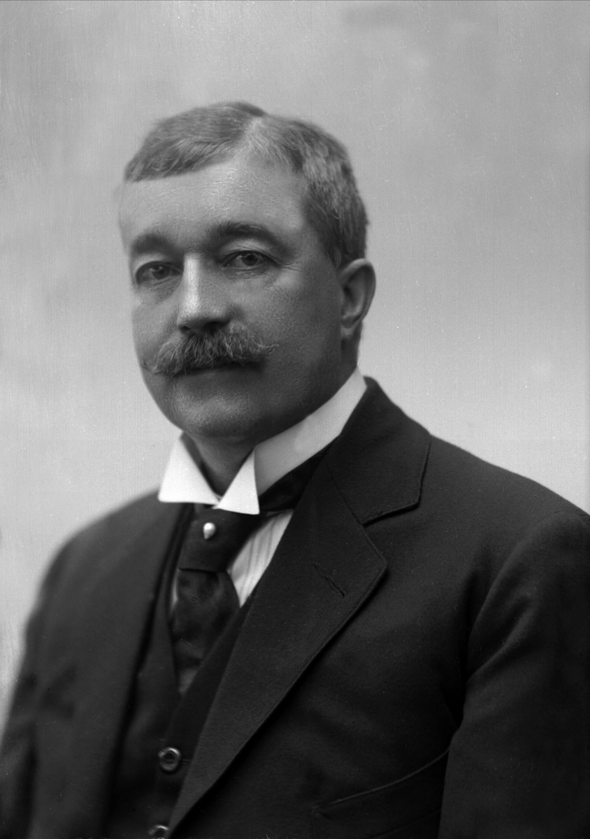 Gustav Borgen, Portrett, Fredrik Emil Hallager.