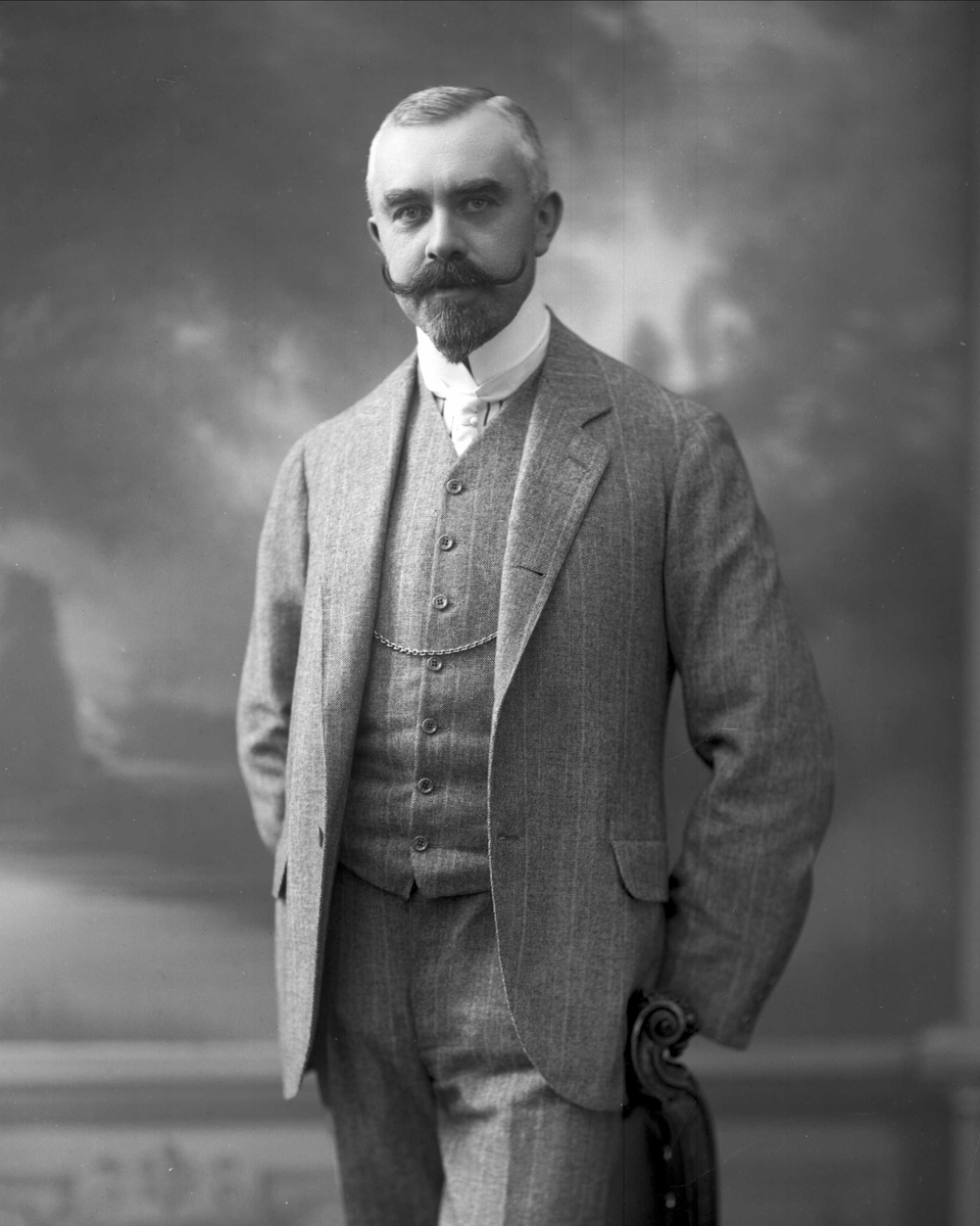 Gustav Borgen, Portrett av høyesterettsadvokat Arthur Nicolay Sophus Knagenhjelm.
