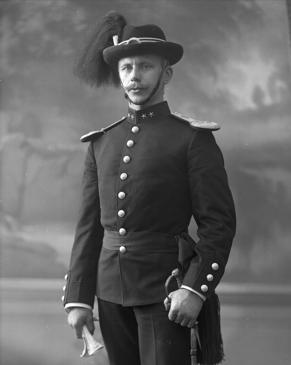Gustav Borgen, Portrett, Reinert Reinertsen, i uniform som premierløytnant ved Norske Jegerkorps.