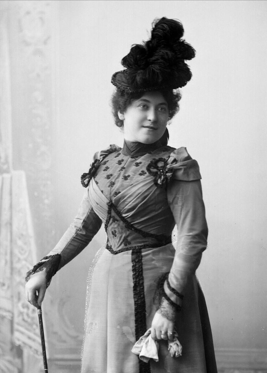 Gustav Borgen, Portrett, Sally Roge.