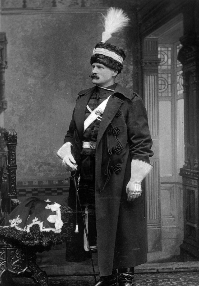 Gustav Borgen, Avfotografering. Portrett, mann i uniform, utenlandsk?