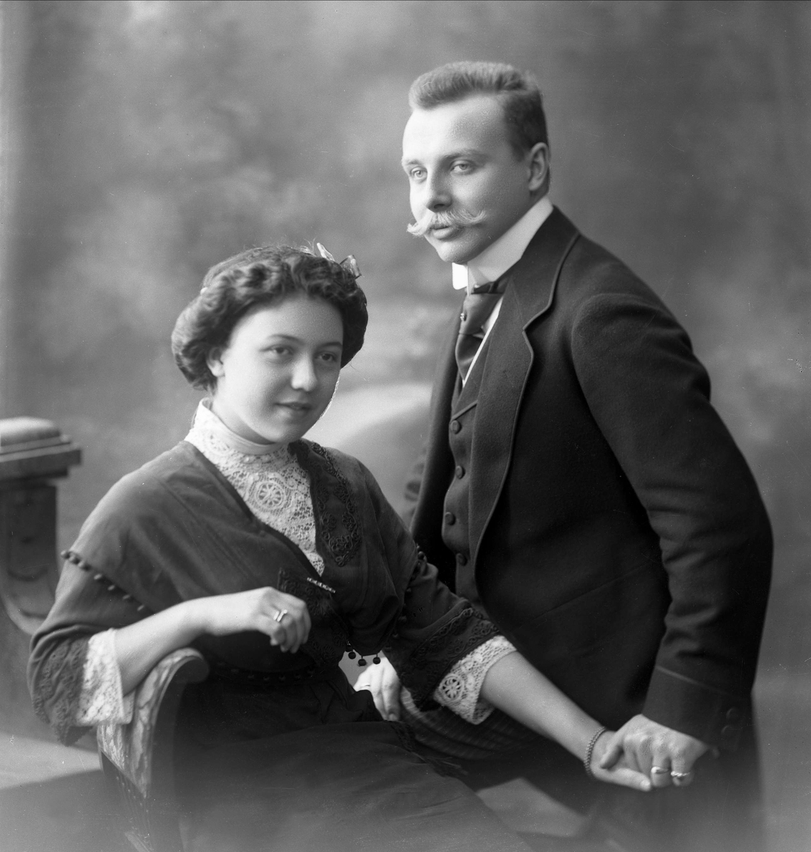 Gustav Borgen, Gruppeportrett, mann og kvinne. Russisk general.