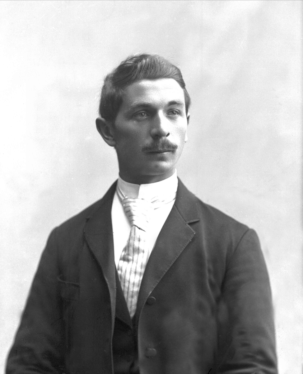 Gustav Borgen, NFB.34135