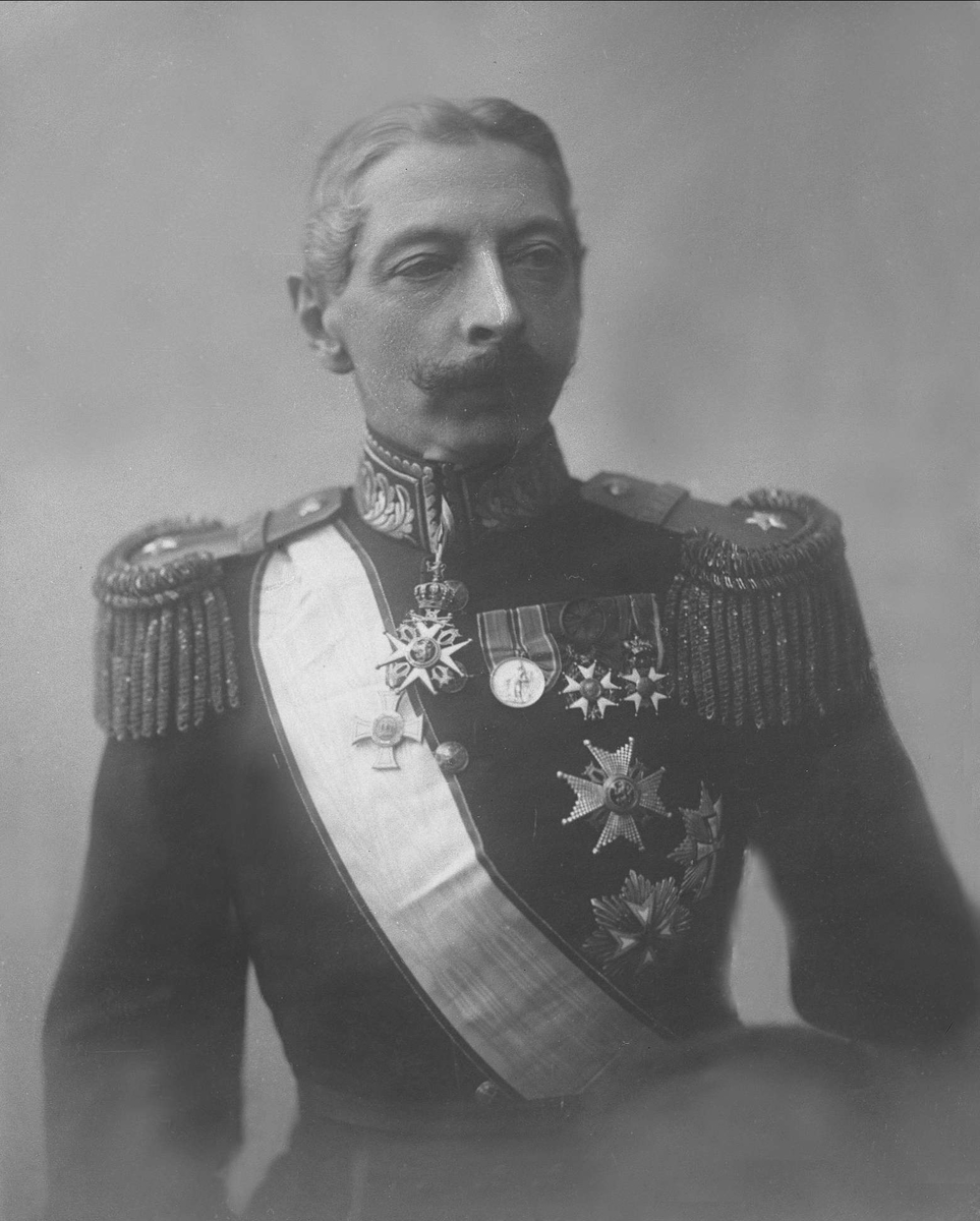 Gustav Borgen, Portrett, Sigwald Bull i uniform.