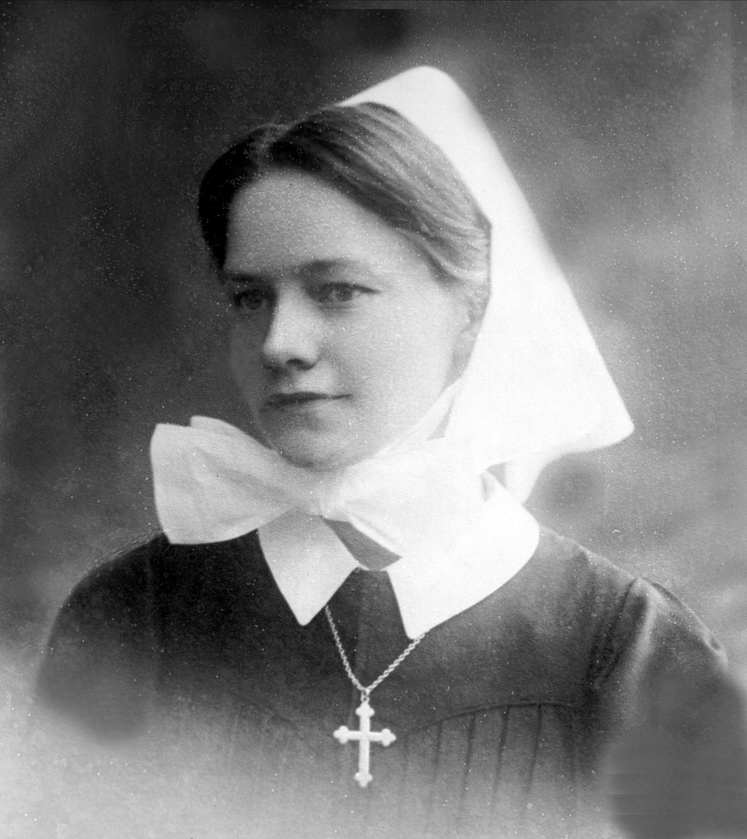 Gustav Borgen, Portrett, sykepleier, søster Sigrid Bøhn.