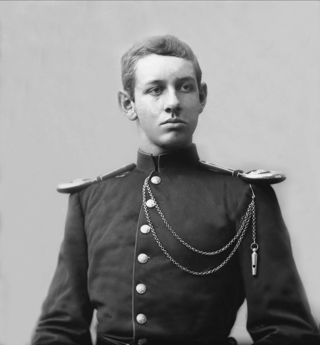 Gustav Borgen, Portrett, mann i kadettuniform.