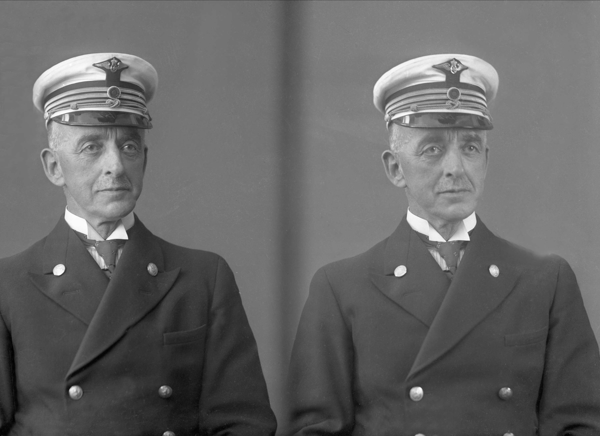 Gustav Borgen, Portrett, to eksponeringer, mann i NSB uniform. K. A. Jørstad.