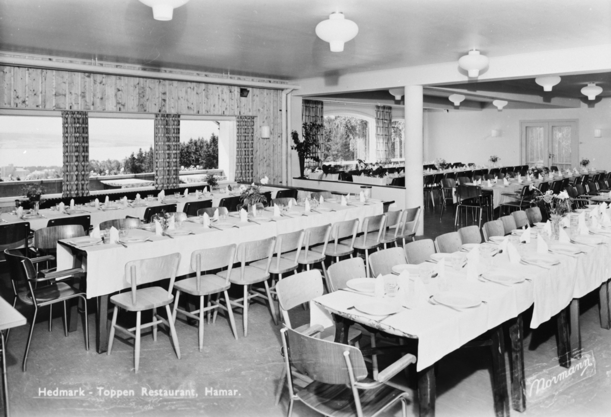 Anno Domkirkeodden, INTERIØR HEDMARKTOPPEN RESTAURANT, SKISTUA, DEKKET LANGBORD