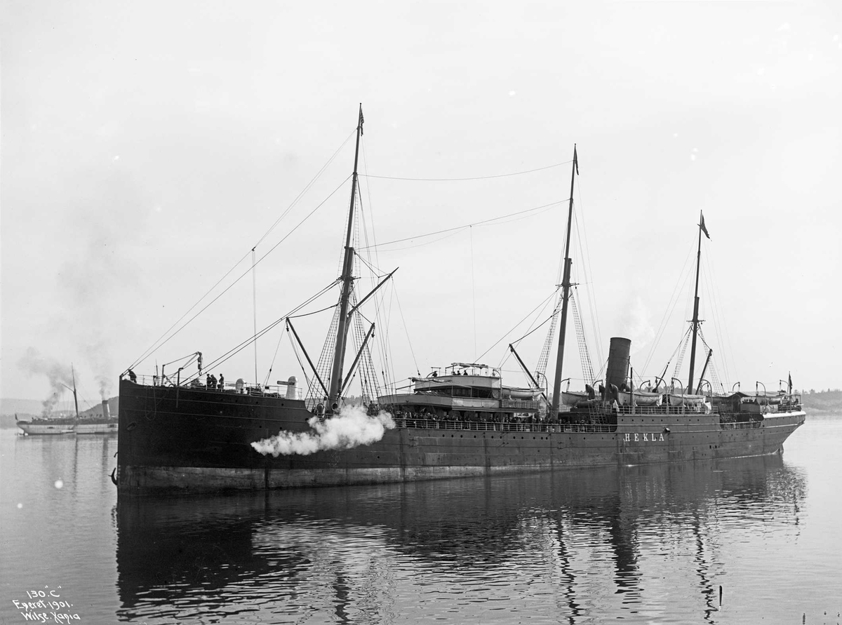 Anders Beer Wilse, D/S Hekla (b. 1884, Scott & Co., Greenock), 3/4 baug