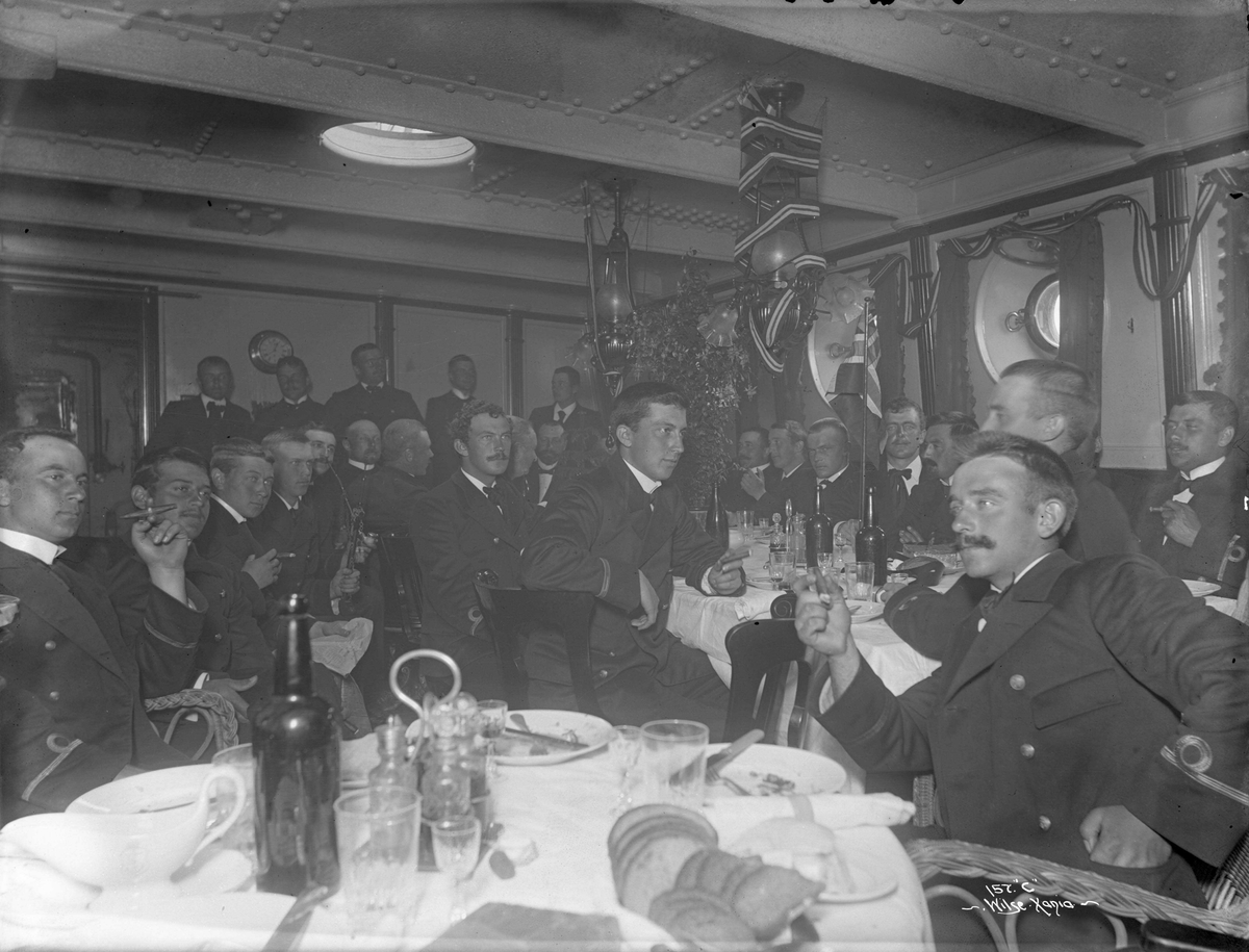Anders Beer Wilse, Tordenskjold (b. 1897, Armstrong, Newcastle), panserskip, Offisers messen